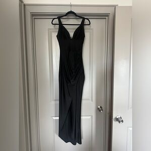 Fashion Nova Black Sleeveless V-Neck Maxi Dress